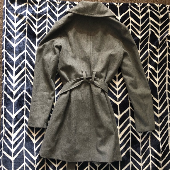 Gray guess pea coat - Picture 2 of 4